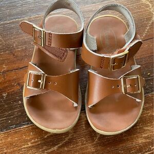 Size 7 Footmates Tide Waterproof sandal in brown